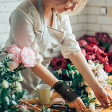 Load image into Gallery viewer, NEW!!BRACOO WB31 Wrist Fulcrum Wrap Ergo Splint and Light