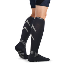 Load image into Gallery viewer, BRACOO LE71 Fulcrum Compression Socks Comfort Fit
