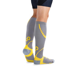 Load image into Gallery viewer, BRACOO LS72 Shielder Compression Socks Graduated Compression (Gray/Yellow)